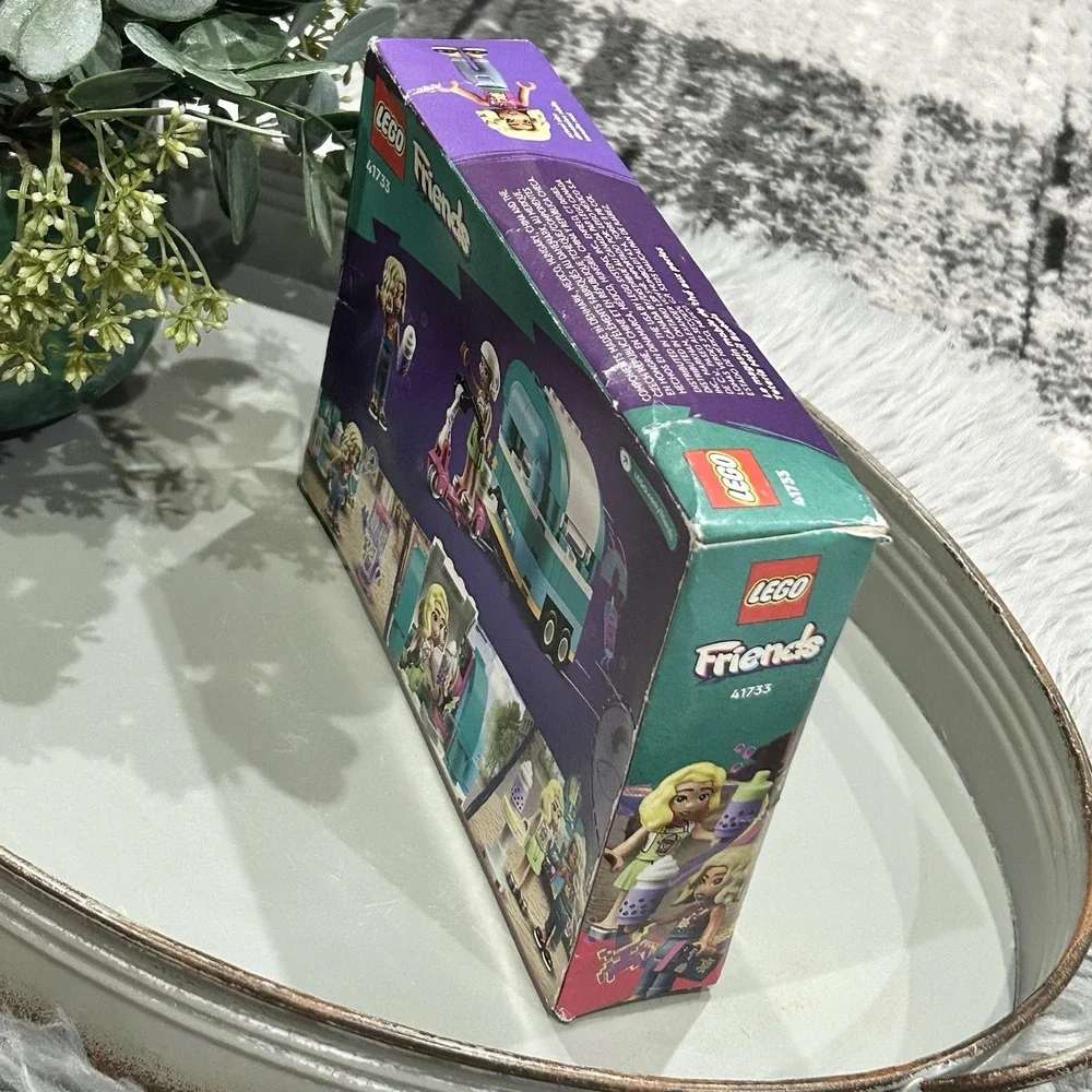 LEGO FRIENDS 41733: Mobile Bubble Tea Shop NEW- in damaged Box